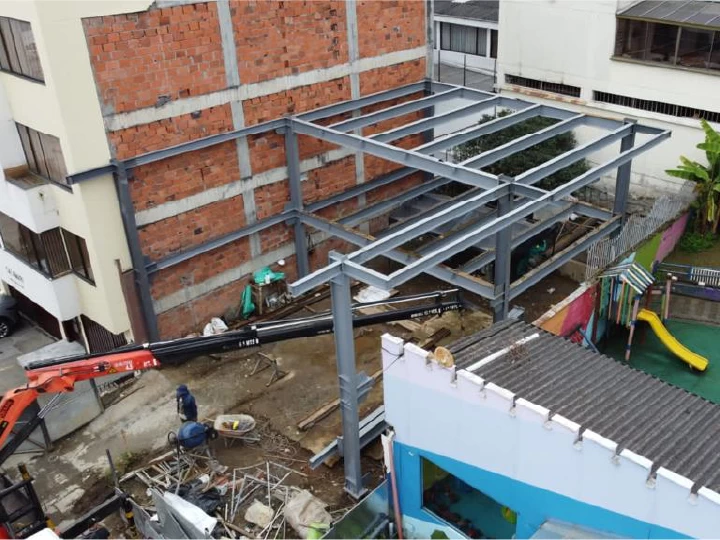 Instalación Edificio Estructura Metálica